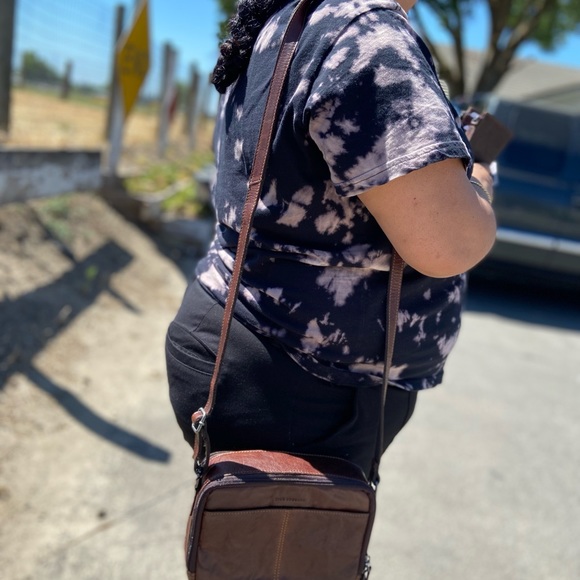 Jack George’s Voyager Crossbody Bag - Picture 3 of 4